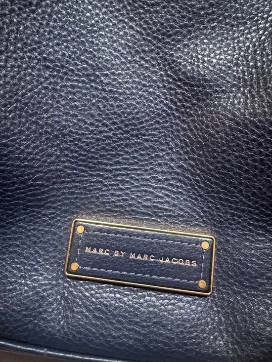 Marc by Marc Jacobs navy leather hobo bag too hot to handle - Picture 2 of 6